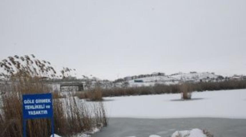 Mogan G&ouml;l&uuml; Buz Tuttu