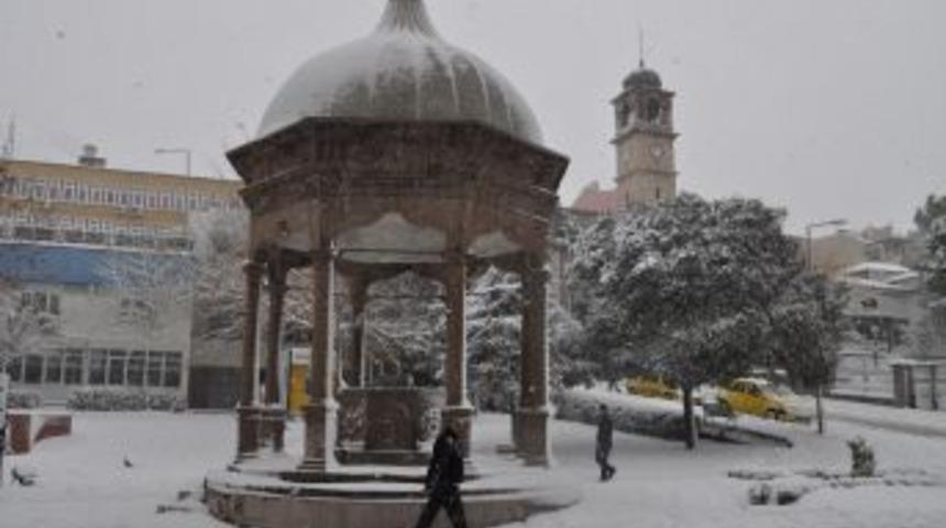 Balıkesir'de 197 K&ouml;y Yolu Kar Sebebiyle Ulaşıma Kapandı