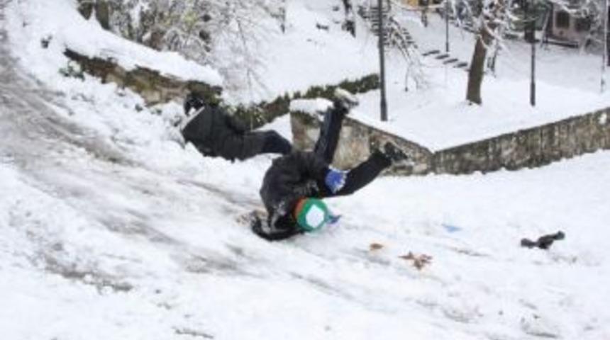 Bursa&rsquo;da &Ccedil;ocukların Kar Keyfi