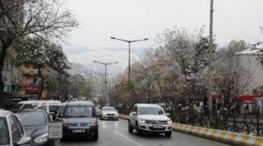 Kahramanmaraş&rsquo;a Yılın İlk Karı D&uuml;şt&uuml;