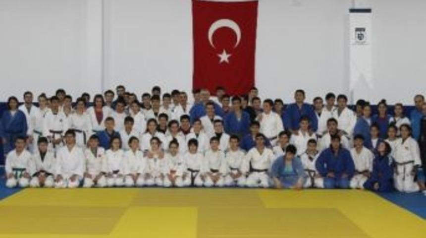 &Uuml;mit Judocular Ortak Kampta Buluştu