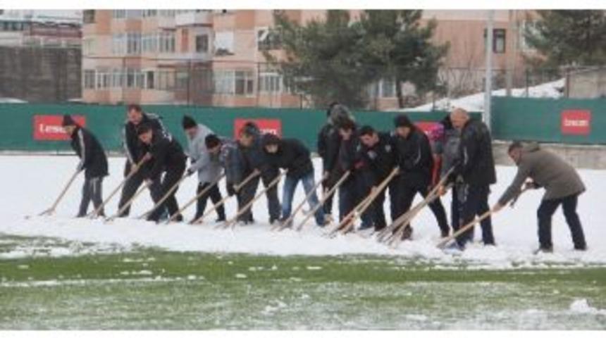 Karab&uuml;kspor, Kar Altında &Ccedil;alıştı