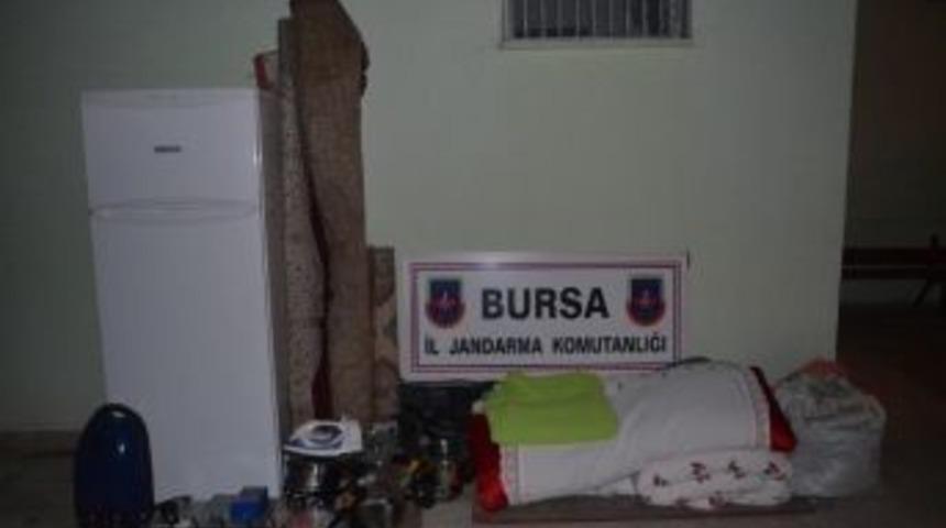 Ev Taşır Gibi B&uuml;t&uuml;n Eşyaları &Ccedil;aldılar