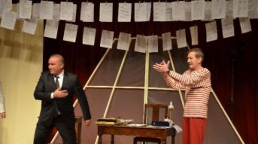 Ferhan Şensoy&rsquo;a Onur &Ouml;d&uuml;l&uuml; Ali Talak&rsquo;tan