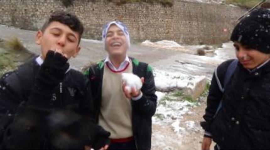 Hatay'da Kar Yağışı