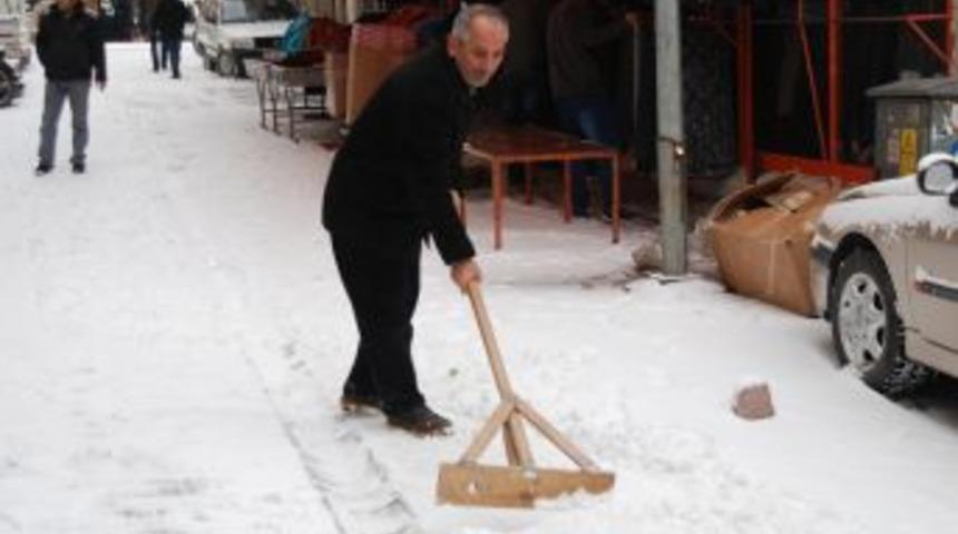 Elbistan'da Yoğun Kar Yağışına Karşı 69 Köyde Tedbir Alındı