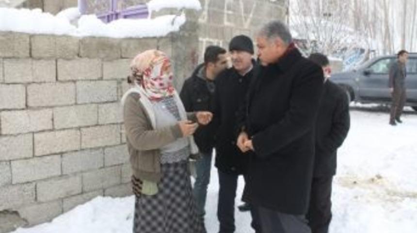 Vali Tekinarslan Prefabrik Dersliklerde İncelemelerde Bulundu