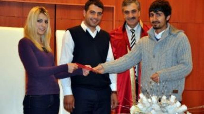 11.12.13 Tarihinde Evlendiler