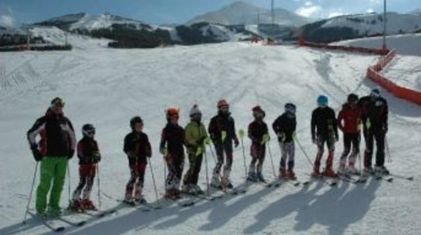 Sezonu Erken A&ccedil;an Paland&ouml;ken Kayak Merkezi, Kul&uuml;plerin Kamp Merkezi Oldu