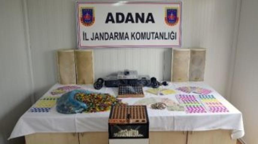 Dernek Binasında Kumar Oynayan 77 Kişiye Para Cezası