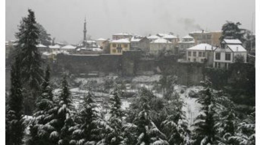 Trabzon&rsquo;da Mevsimin Ilk Karı Hayatı Olumsuz Etkiledi