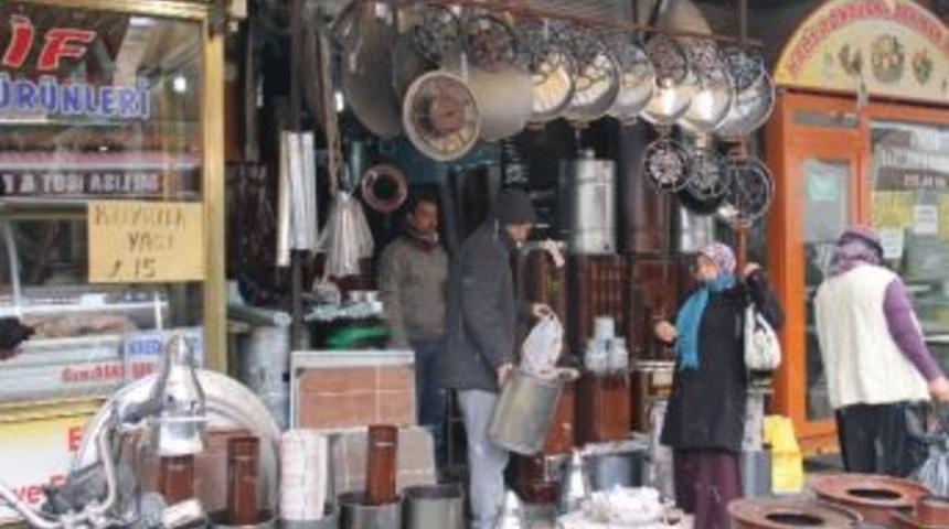 Kar, Hamalları Vurdu, Soba Satıcılarını G&uuml;ld&uuml;rd&uuml;