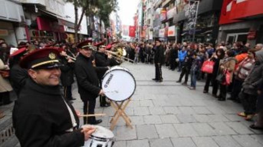 Karşıyaka&rsquo;yı 2014 Coşkusu Sardı