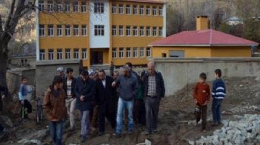 Kaymakam &Uuml;nal&rsquo;dan K&ouml;y Okullarına Ziyaret