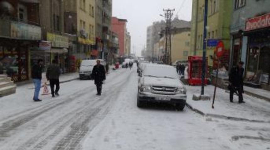 Hakkari-Şırnak Karayolu Ulaşıma Kapandı