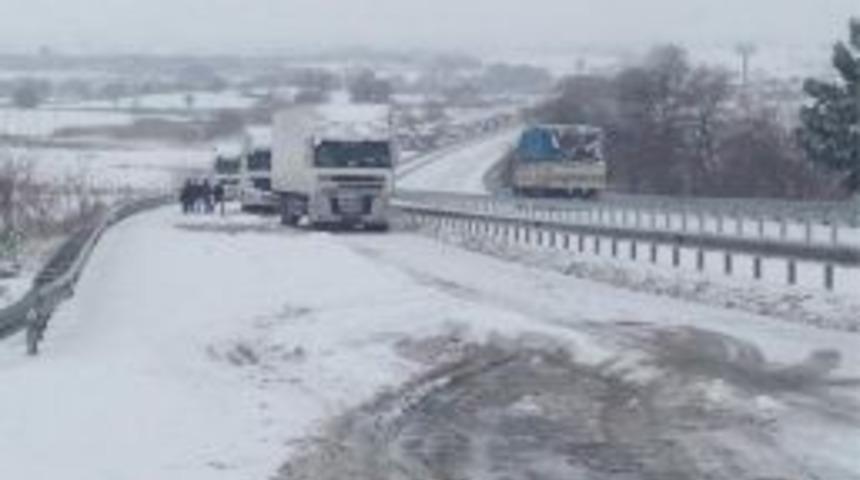 Balıkesir'de 14 K&ouml;ye Elektrik Verilemiyor