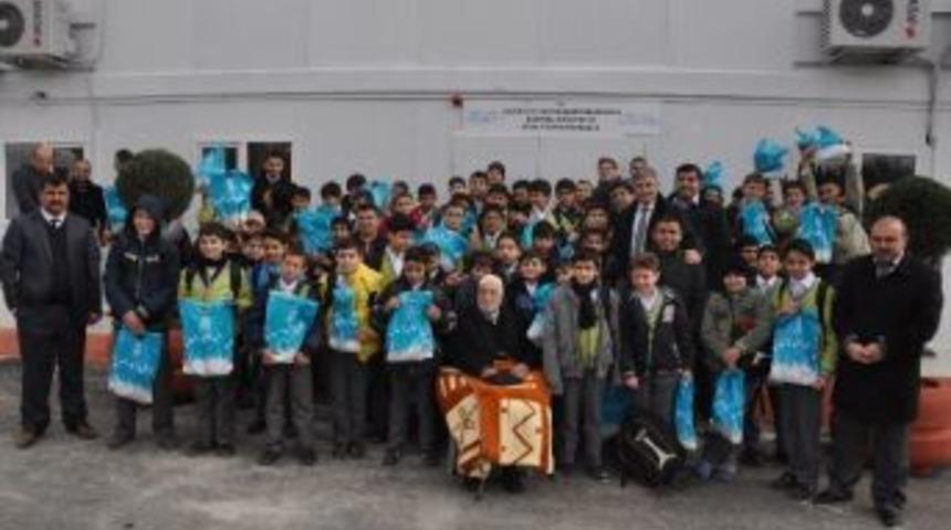 Ayakları &Uuml;ş&uuml;mesin Diye...