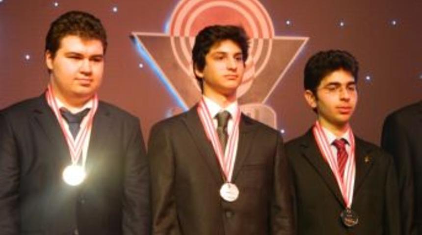 Coşkun Koleji, T&Uuml;BİTAK Bilim Olimpiyatları'nda 4 Şampiyon &Ccedil;ıkardı