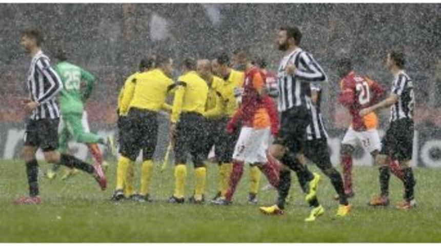 Galatasaray-juventus Maçı Başladı