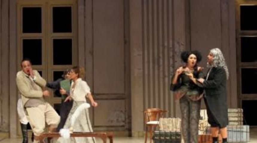 Antdob&rsquo;dan &Uuml;&ccedil; B&uuml;y&uuml;k Opera