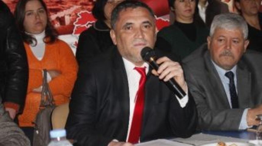 Sel&ccedil;uk'ta Mhp, Adayını Miting Havasında Tanıttı