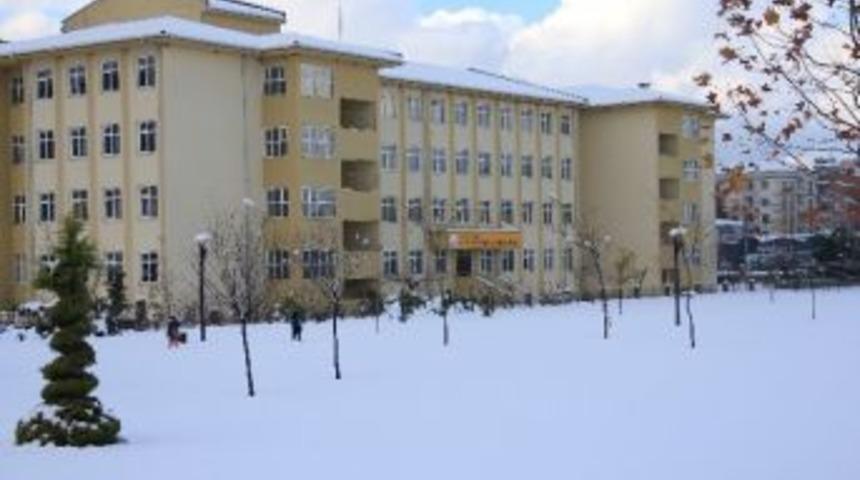 &Ccedil;arşamba&rsquo;da Perşembe G&uuml;n&uuml; De Okullar Tatil