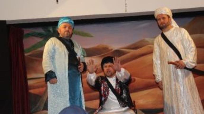 İmamlardan Oluşan Tiyatro Grubu Profesyonelleri Aratmıyor