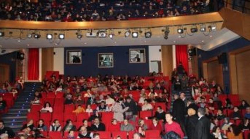 Akm&rsquo;de Kahkaha Tufanı