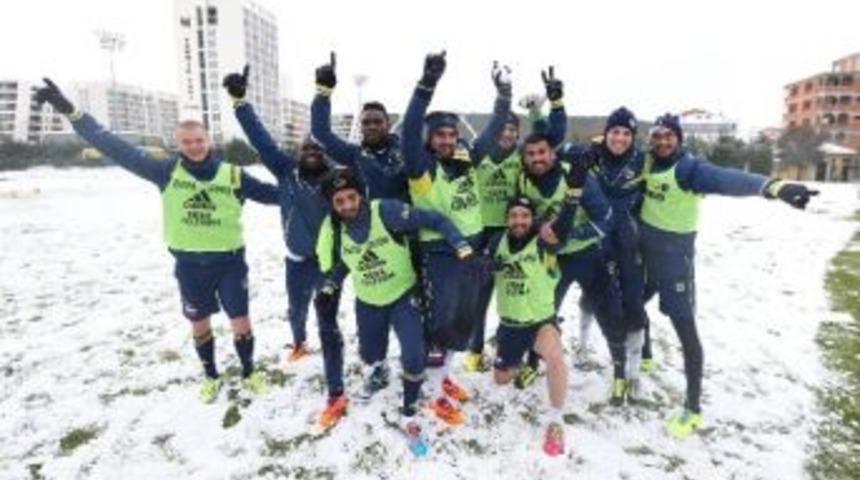 Fenerbah&ccedil;e, Akhisar Belediyespor Ma&ccedil;ı Hazırlıklarını S&uuml;rd&uuml;r&uuml;yor