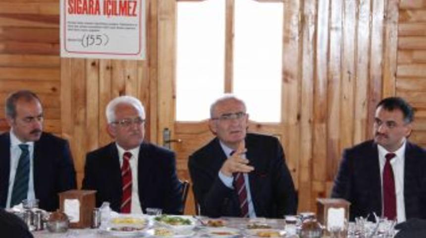 Başkan Yılmaz, Salıpazarı Ve Ayvacık Il&ccedil;elerini Ziyaret Etti
