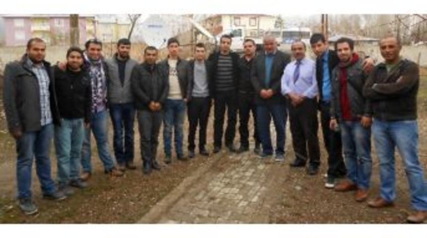 Ar&uuml;&rsquo;l&uuml; &Ouml;ğrenciler, Muş&rsquo;un Korkut İl&ccedil;esi&rsquo;nde K&uuml;t&uuml;phane Kurdu