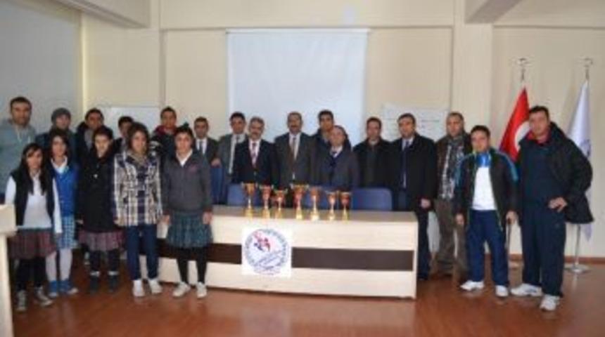 Okul Sporları Futbol M&uuml;sabakaları Sona Erdi