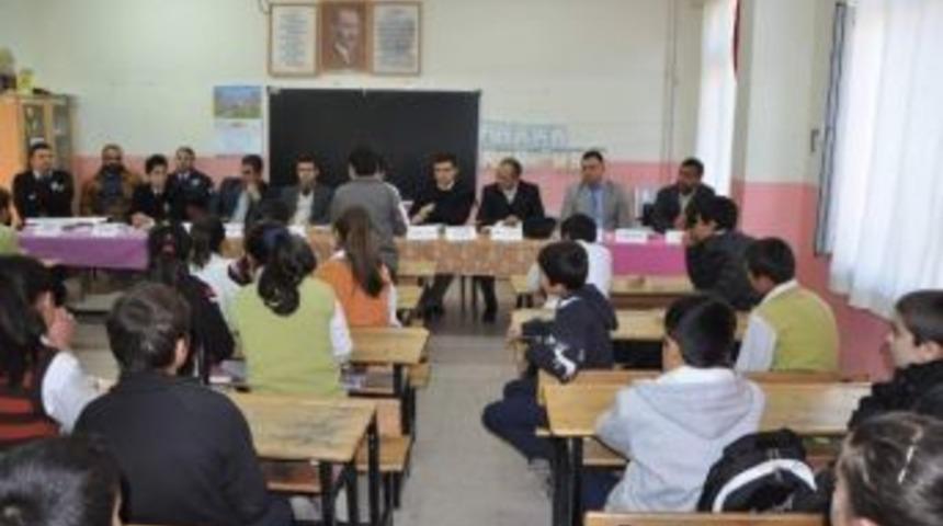 &Ouml;ğrencilere Meslek Tanıtma Toplantısı D&uuml;zenlendi