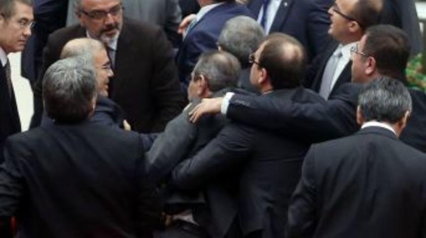 Genel Kurul'daki K&uuml;f&uuml;rleşme Tutanaklarda