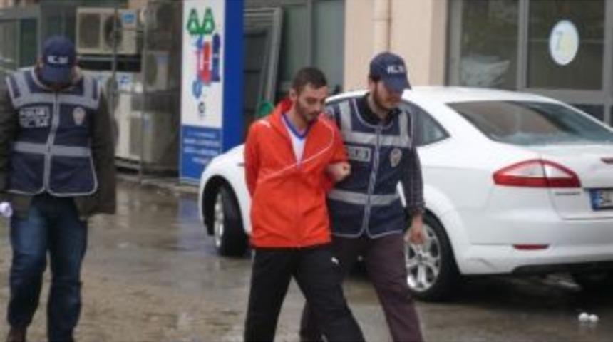 Silahlı Torbacı Yakalandı