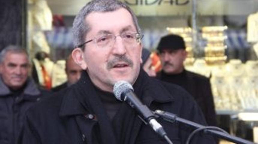 Başkan Vergili, Gece Kondu Sahiplerine Tapularını Teslim Etti