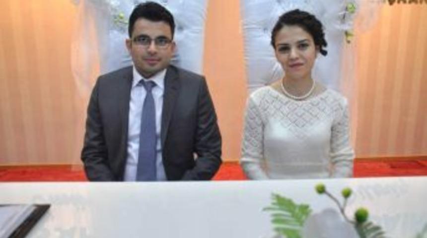 Yozgat'ta 4 &Ccedil;iftin Nikahı 11.12.2013 Saat 14.15'te Kıyıldı