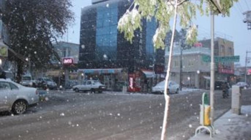 Ceylanpınar&rsquo;da Kar Yağışı