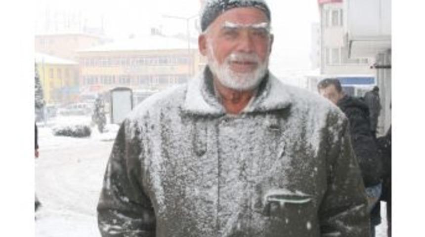 Yozgat&rsquo;ta Kar Yağışı S&uuml;r&uuml;yor