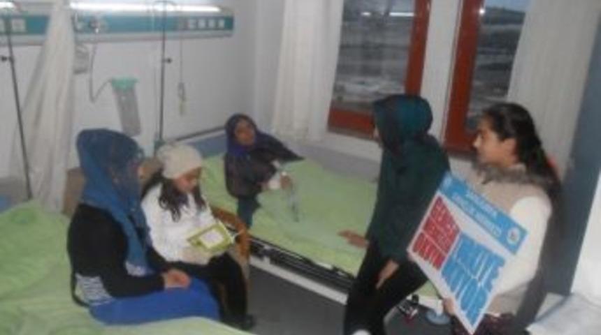 Gen&ccedil;ler, Hastalara Kitap Hediye Etti