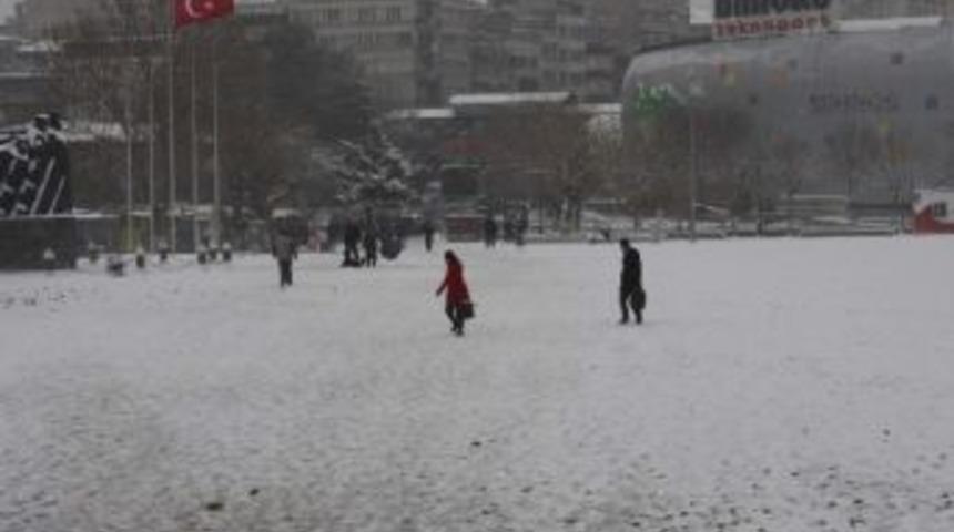 Gaziantep&rsquo;te &Ouml;ğrencilere Kar Tatili