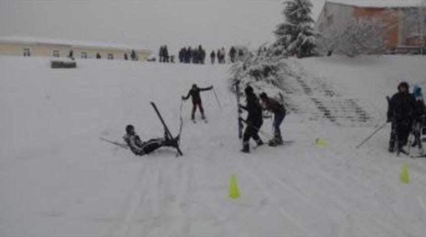 Om&uuml;&rsquo;de Kayak Dersi