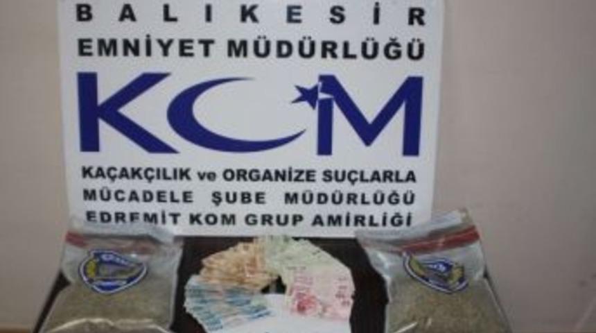 Edremit&rsquo;te Durdurulan Ara&ccedil;tan Uyuşturucu &Ccedil;ıktı