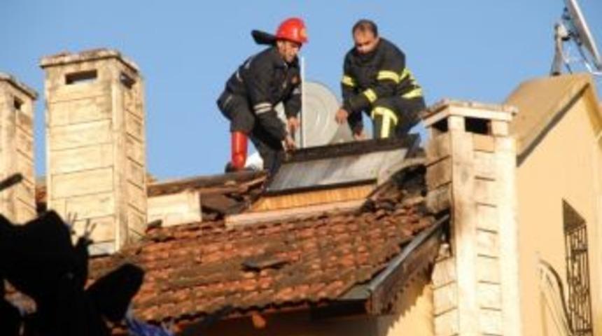 Ş&ouml;mine Ateşi &Ccedil;atıyı Tutuşturdu