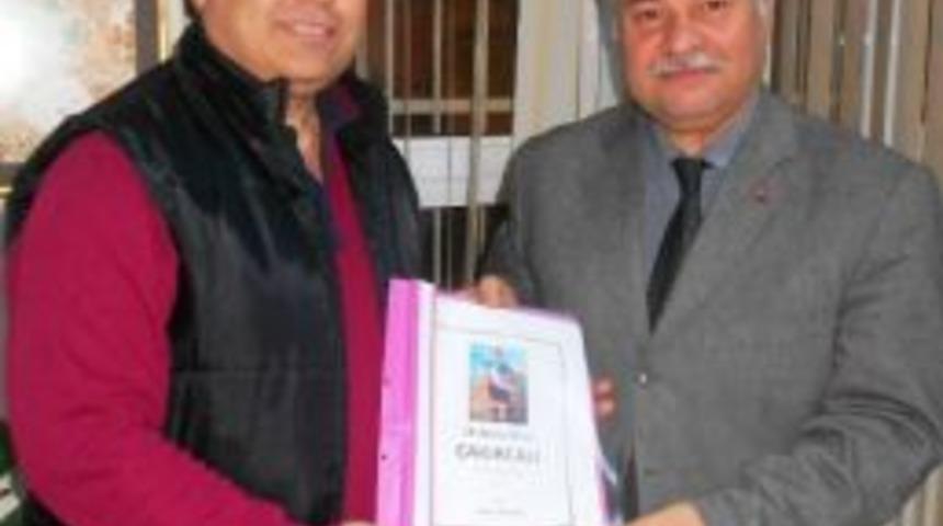 &Ouml;demişli &Uuml;nl&uuml; Zeybek &Ccedil;akırcalı Memleketinde Tiyatro Sahnesine Taşınıyor