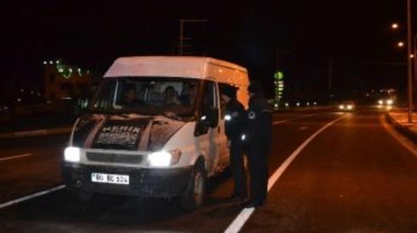 Şanlıurfa - Diyarbakır Yolu Trafiğe Kapandı