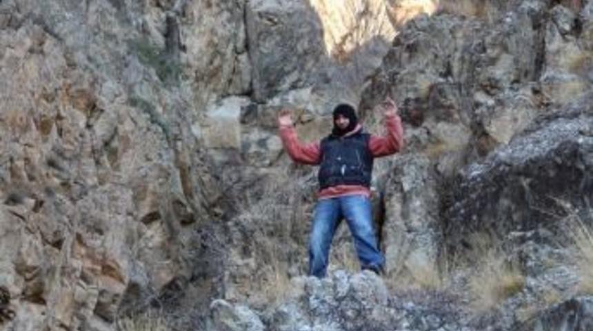 Oltulu Rambo Dağlarını Spor Salonu Gibi Kullanıyor