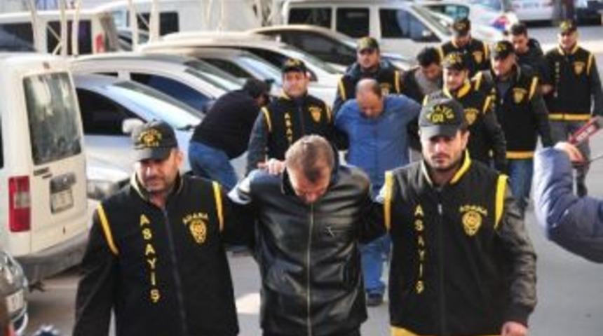 İncirlik &Uuml;ss&uuml;'nde Askeri &Uuml;niforma Hırsızlığı