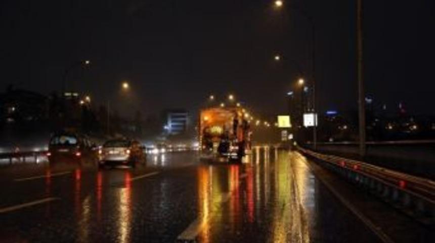 İbb, 3 Bin 320 Personelle Karla M&uuml;cadele Etti