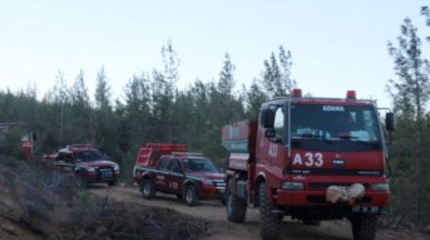 Mersin'de Yangına M&uuml;dahale Eden Aroz&ouml;zlerin Suyu Dondu